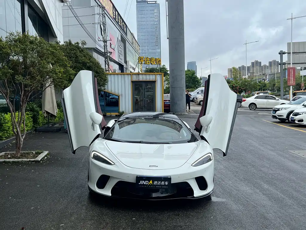 McLaren GT — миниатюра 4