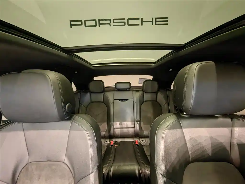 Porsche Macan — миниатюра 16