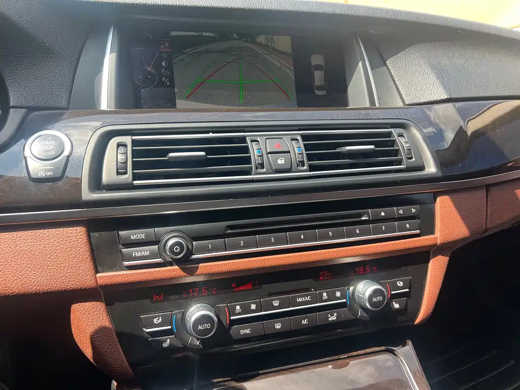 BMW 5 Series — миниатюра 11
