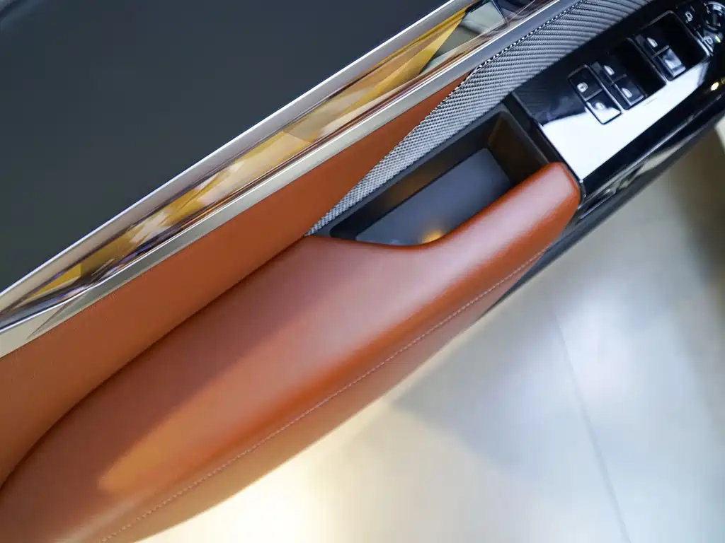 BMW 7 Series — миниатюра 13