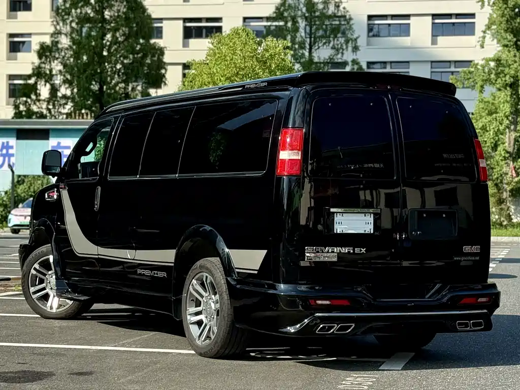 GMC Savana — миниатюра 14