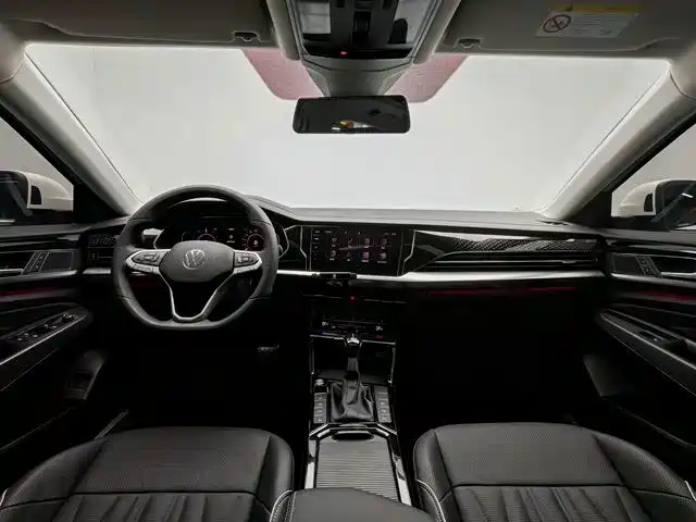 Volkswagen Passat PHEV — миниатюра 13