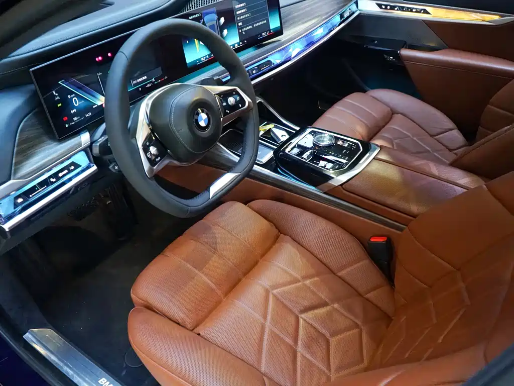 BMW 7 Series — миниатюра 7