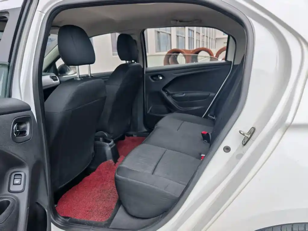 Citroen Elysee — миниатюра 9