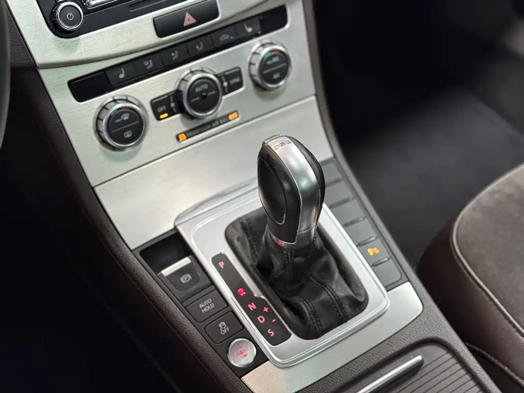 Volkswagen Magotan (Import) — миниатюра 13