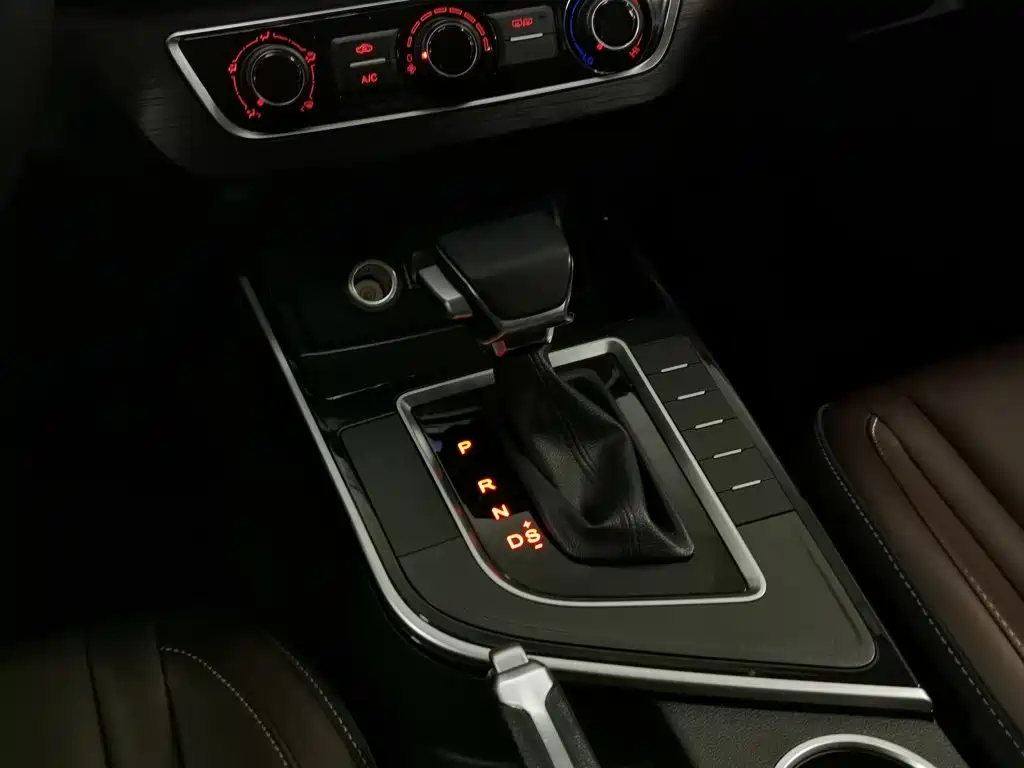 Dongfeng Forthing T5 2024 — фото 13