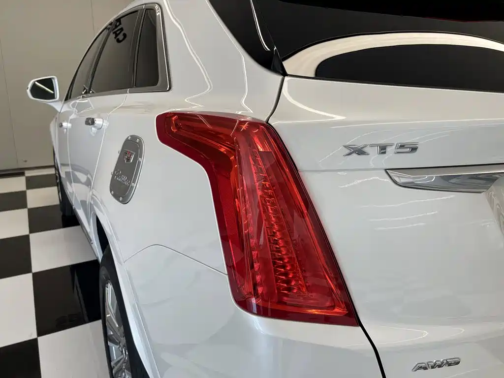 Cadillac XT5 — миниатюра 10