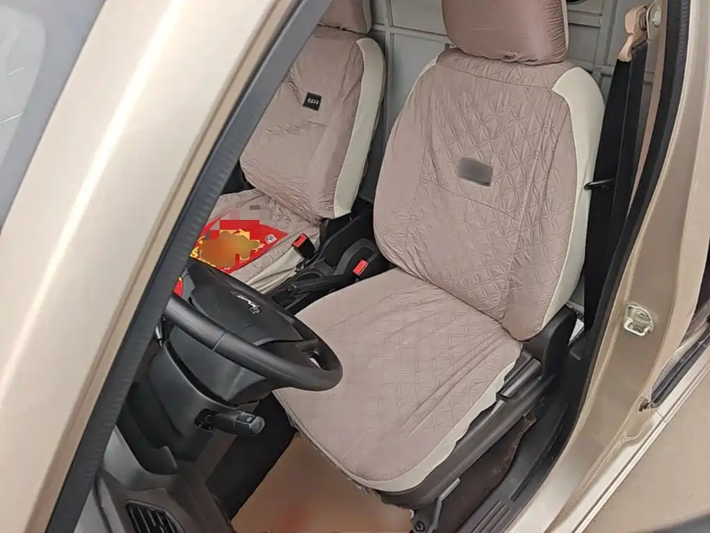 Wuling Hongguang V — миниатюра 15