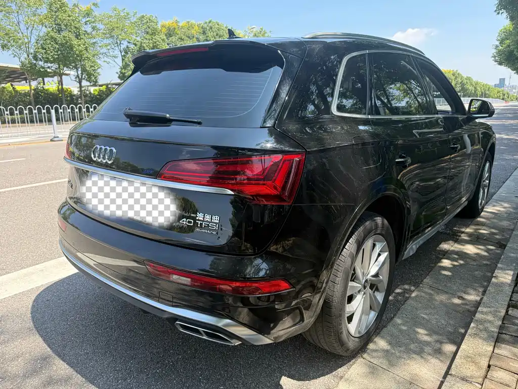 Audi Q5L — миниатюра 2