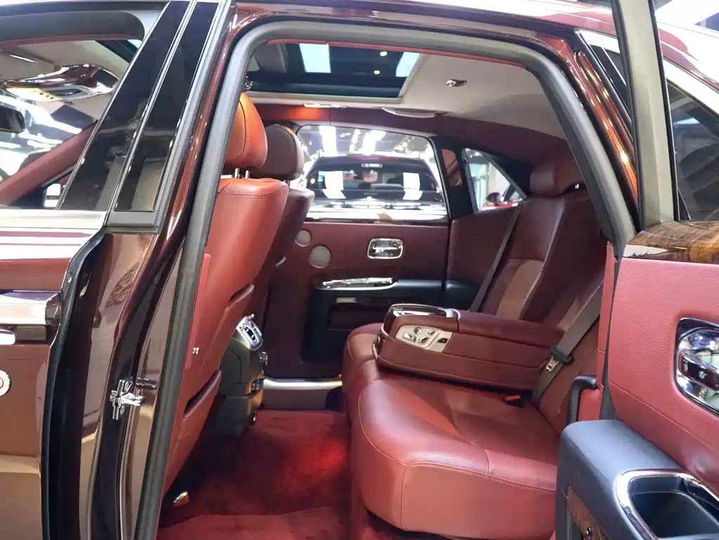 Rolls-Royce Ghost — миниатюра 7