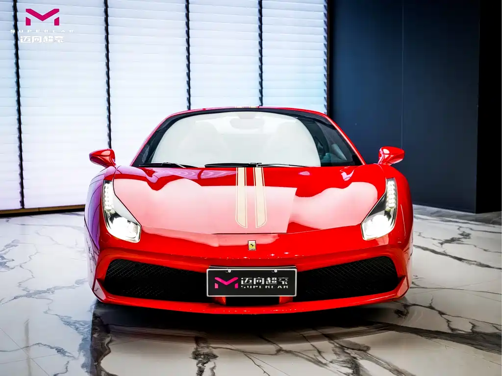FERRARI 488