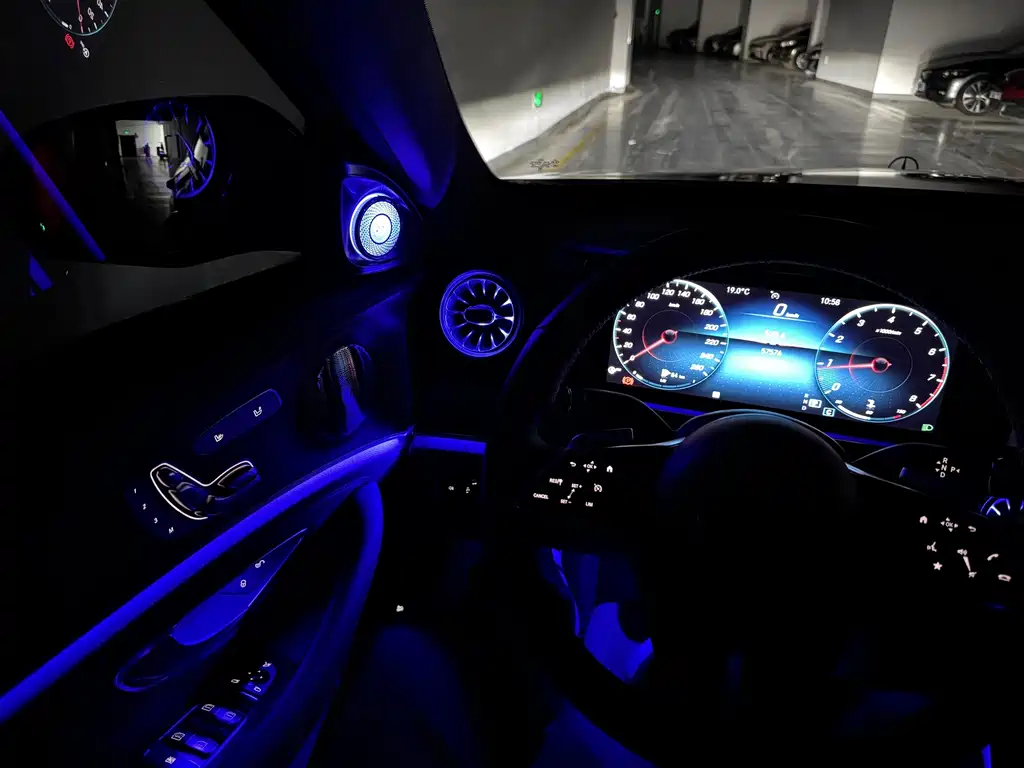 Mercedes-Benz E-Class — миниатюра 38
