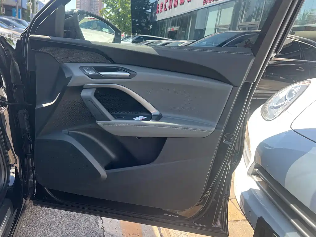 Audi Q5L — миниатюра 14