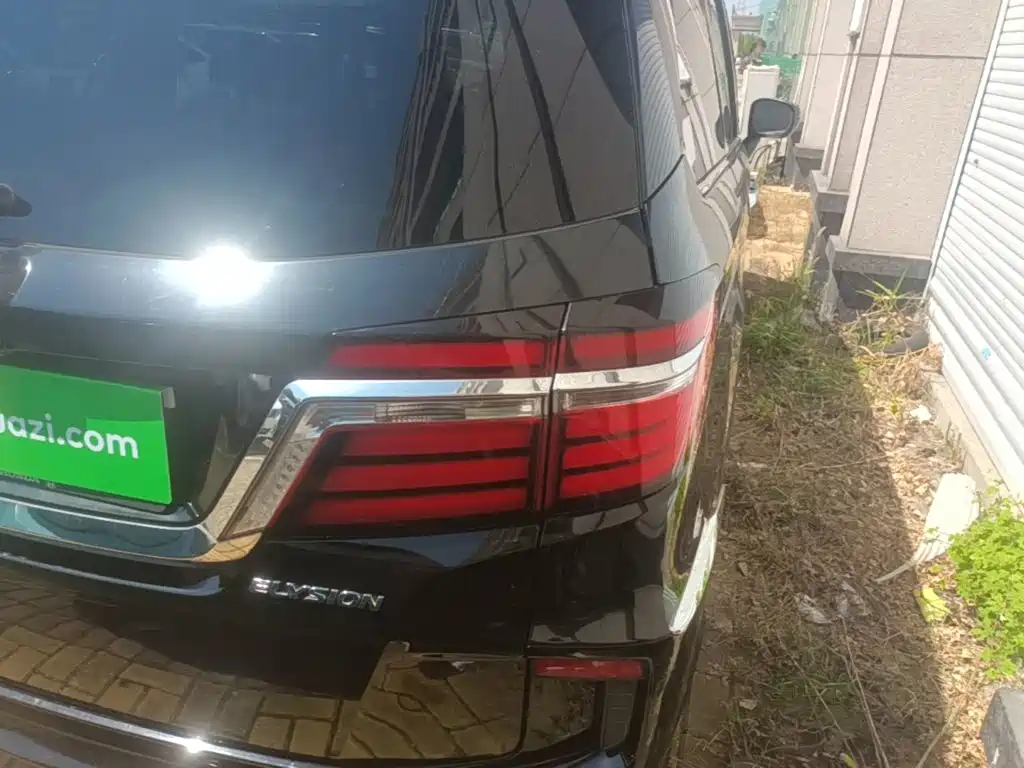 Honda Elysion — миниатюра 8