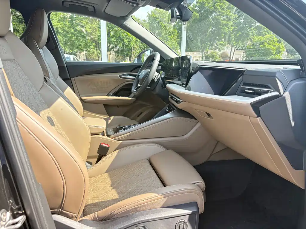 Audi Q5L — миниатюра 9