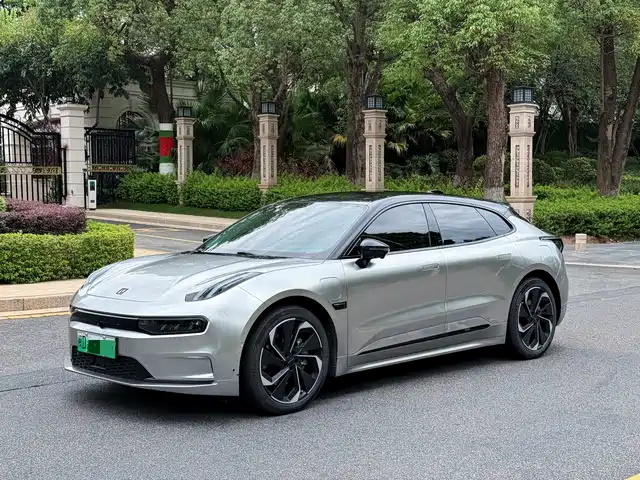 2022 Zeekr 001