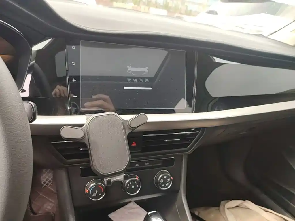 Volkswagen Lavida — миниатюра 13