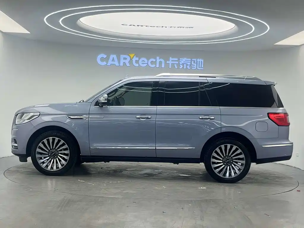 Lincoln Navigator — миниатюра 17