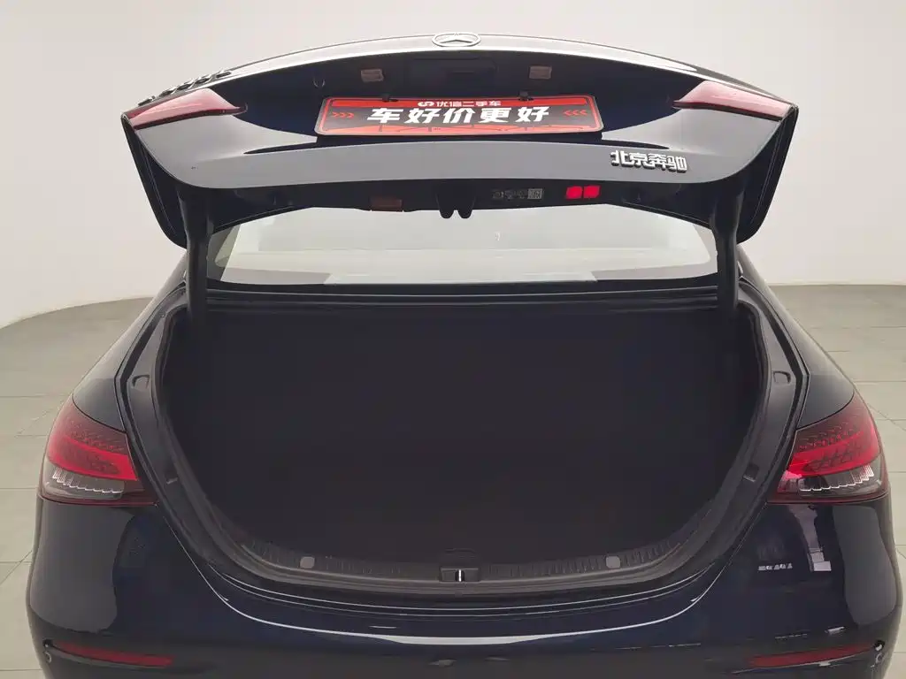 Mercedes-Benz E-Class — миниатюра 16