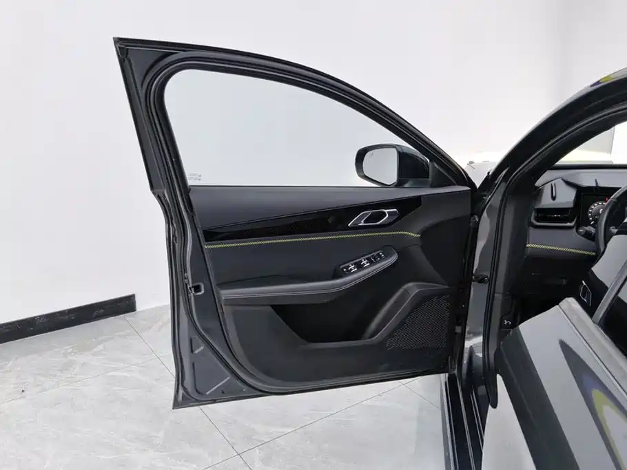 Lynk & Co 03 — миниатюра 7
