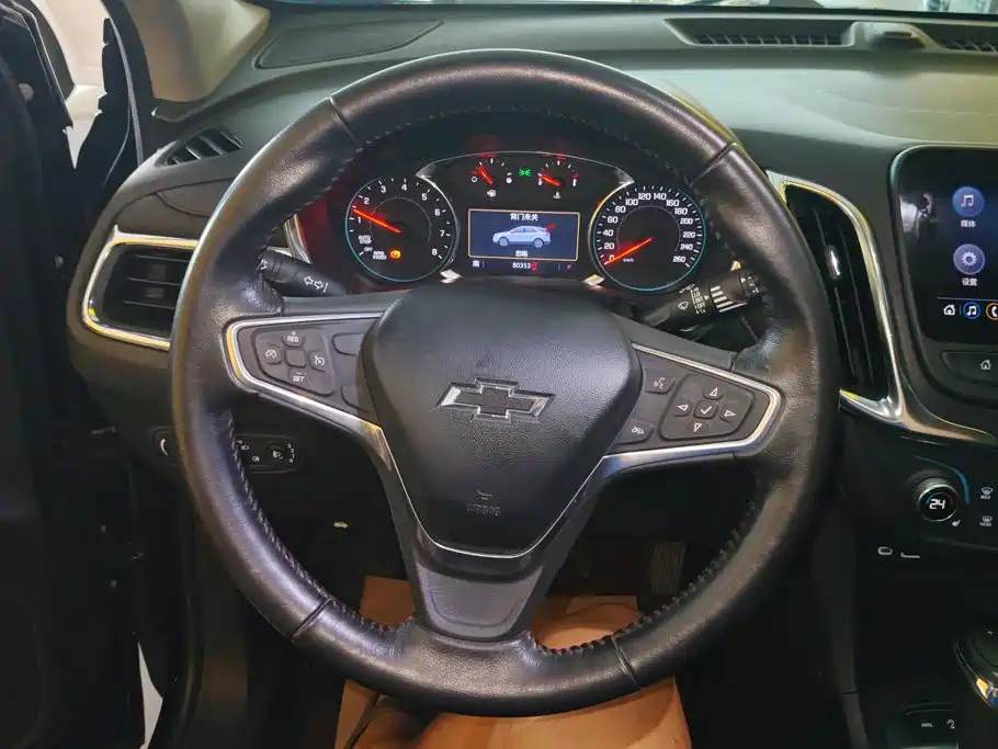 Chevrolet Equinox — миниатюра 15