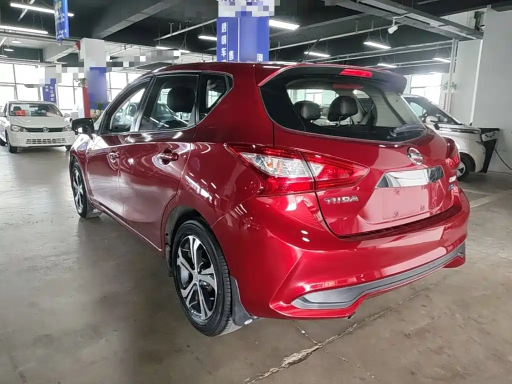 Nissan Tiida — миниатюра 5
