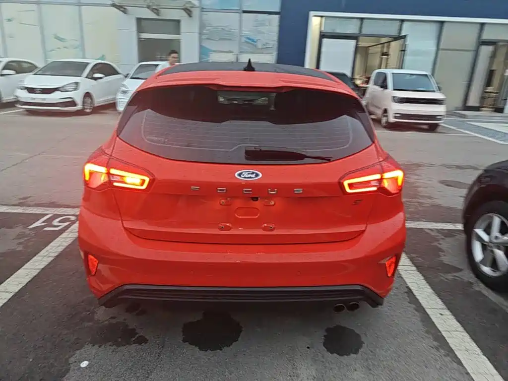 Ford Focus — миниатюра 6