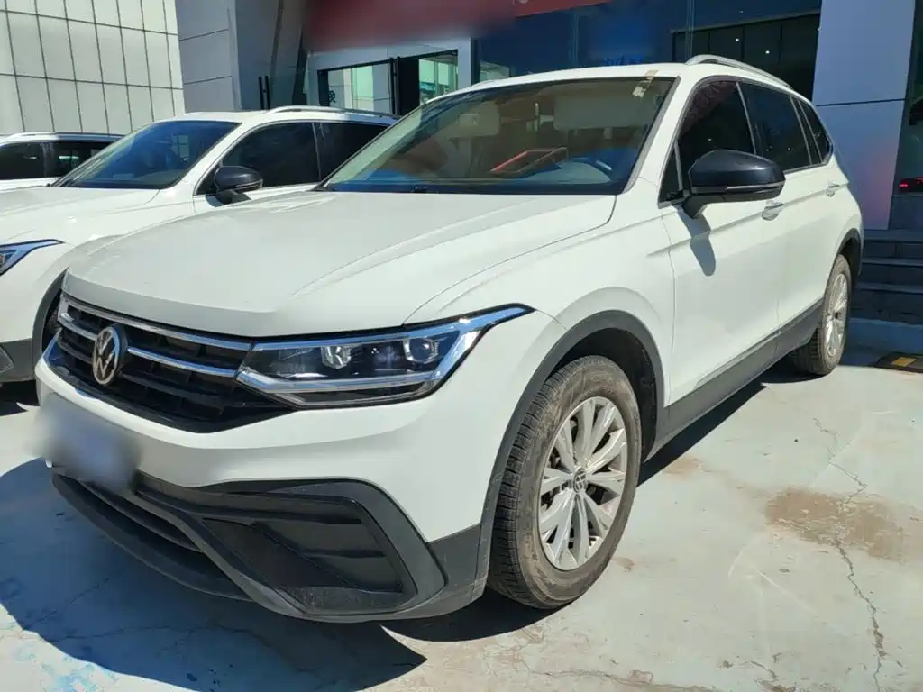 Volkswagen Tiguan L — миниатюра 2