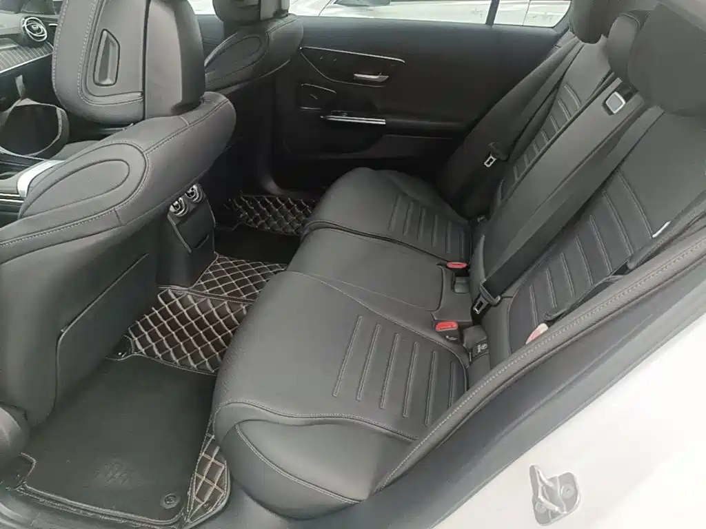 Mercedes-Benz C-Class — миниатюра 17