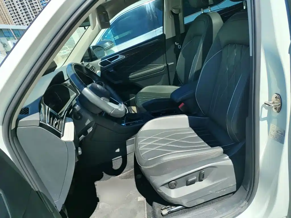 Volkswagen Tiguan L — миниатюра 15