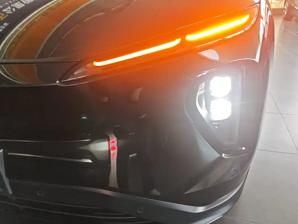 NIO ES6 — миниатюра 24