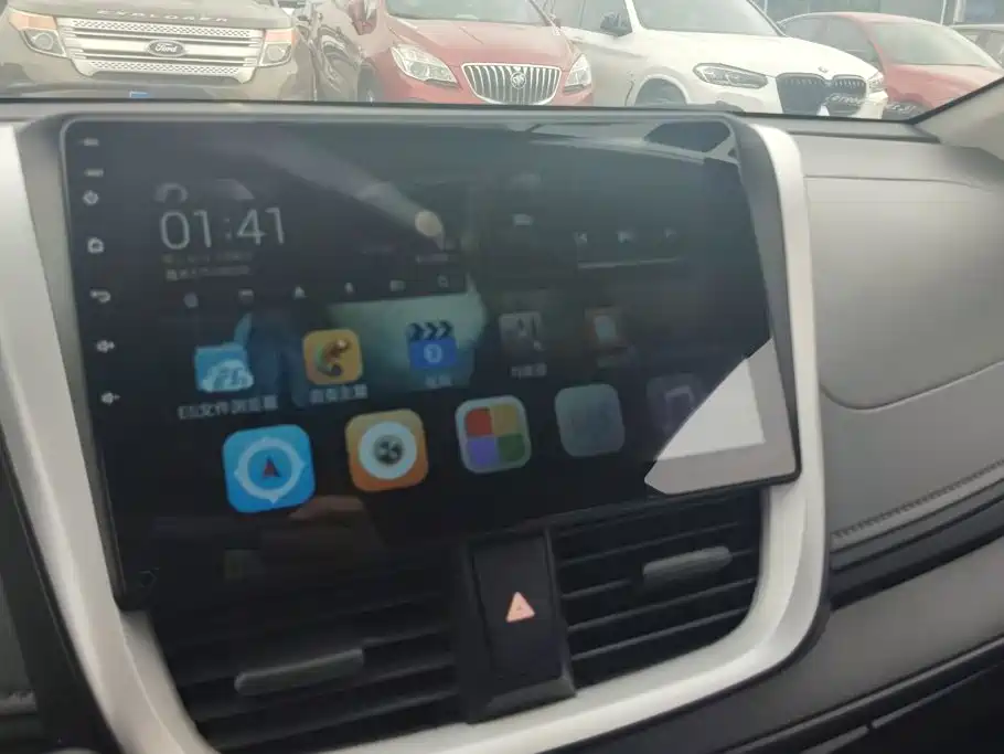 Toyota Yaris L — миниатюра 13