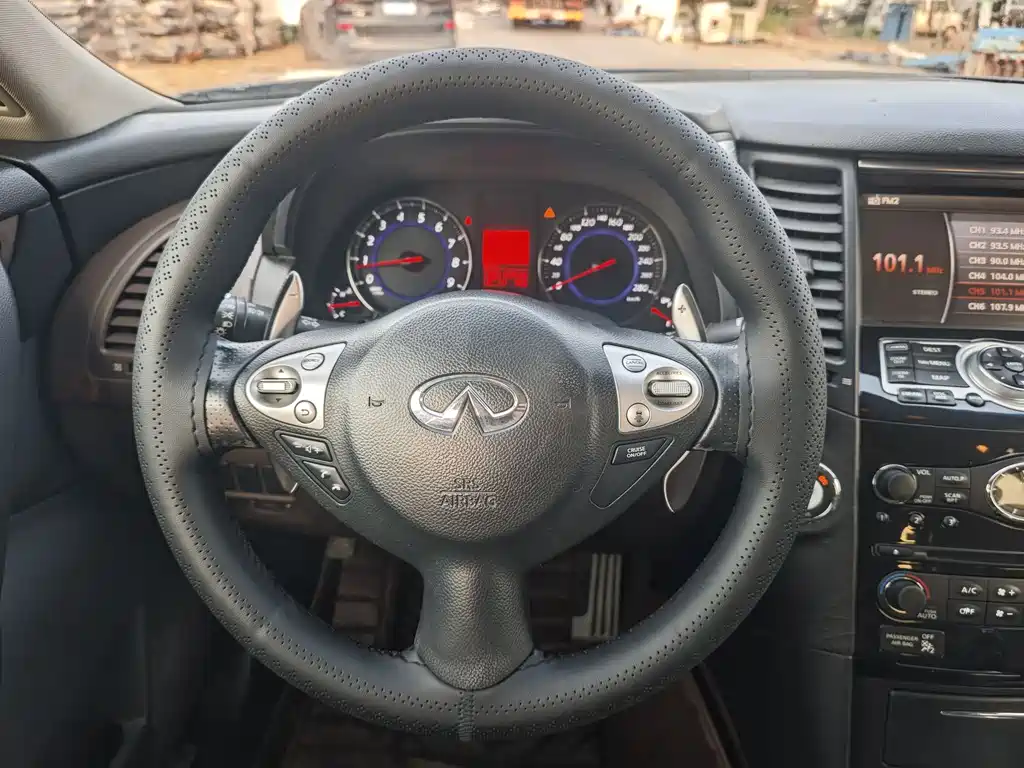 Infiniti FX 2010 FX35