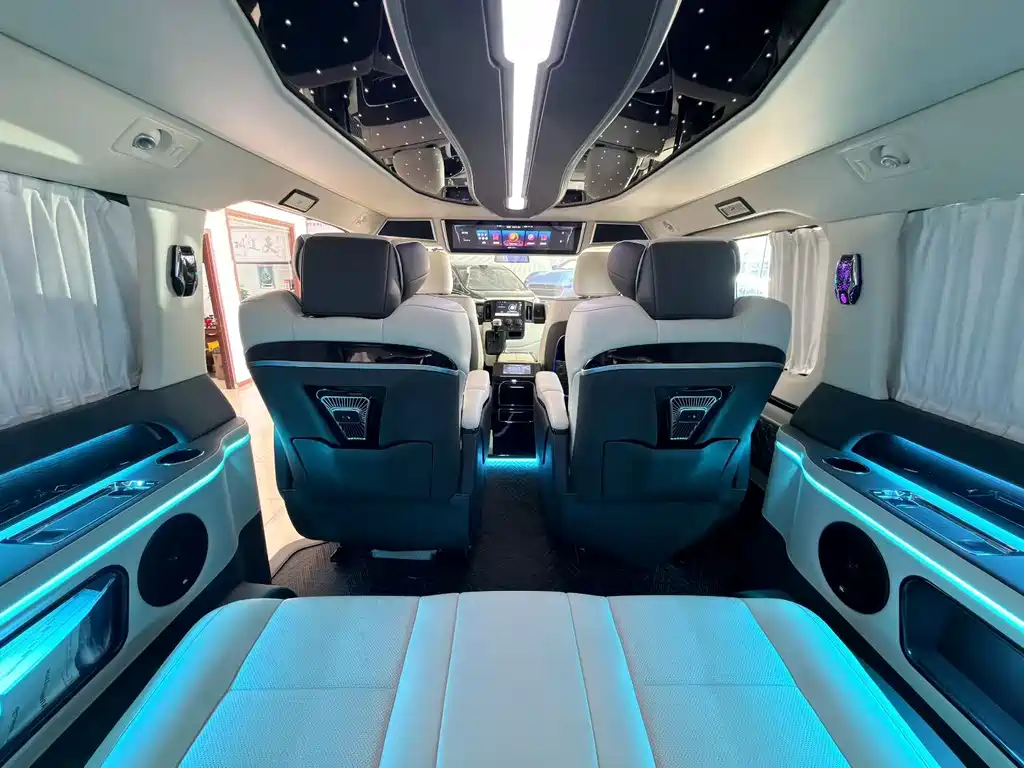 Toyota Hiace — миниатюра 20