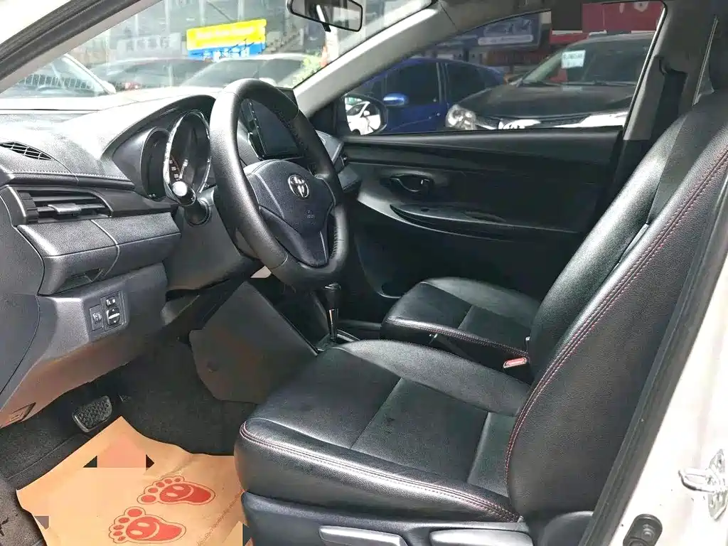 Toyota Yaris L — миниатюра 4