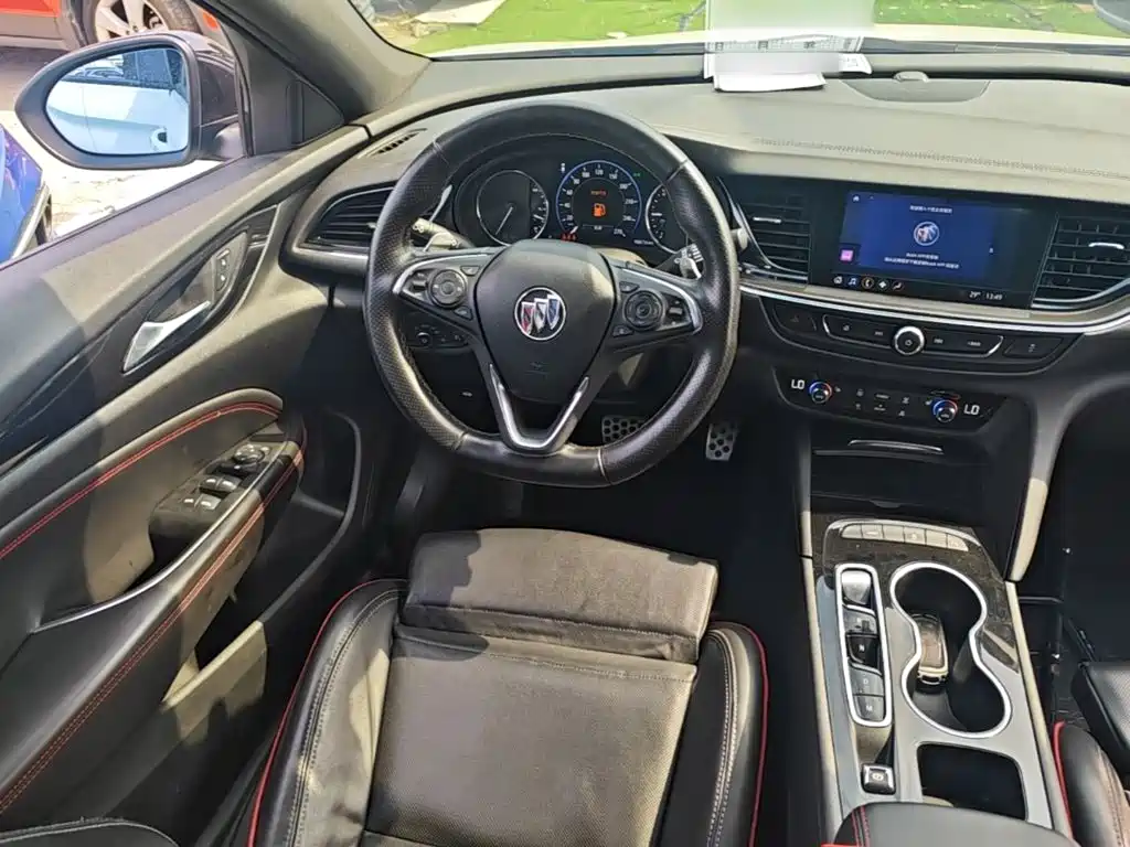 Buick Regal — миниатюра 10
