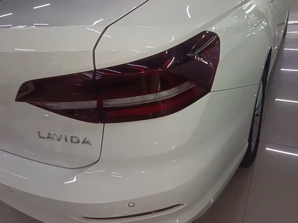 Volkswagen Lavida — миниатюра 8