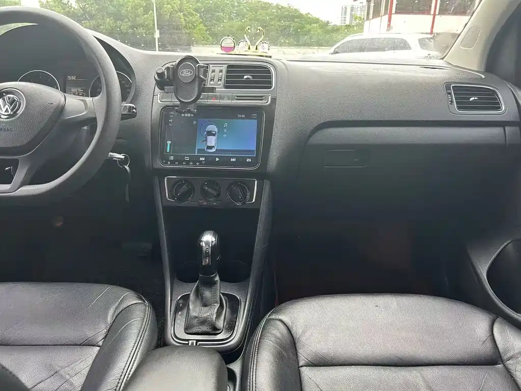 Volkswagen Polo — миниатюра 7