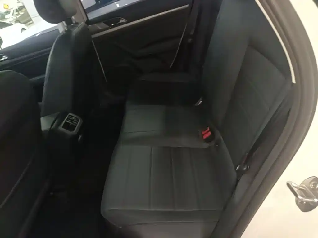 Volkswagen Lavida — миниатюра 17
