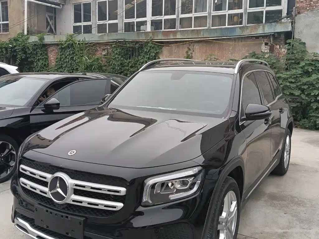 Mercedes-Benz GLB 2023