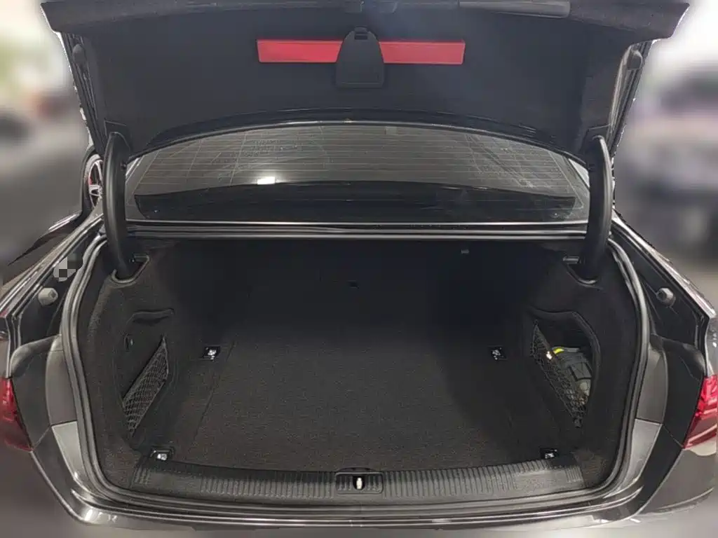 Audi A4L — миниатюра 24
