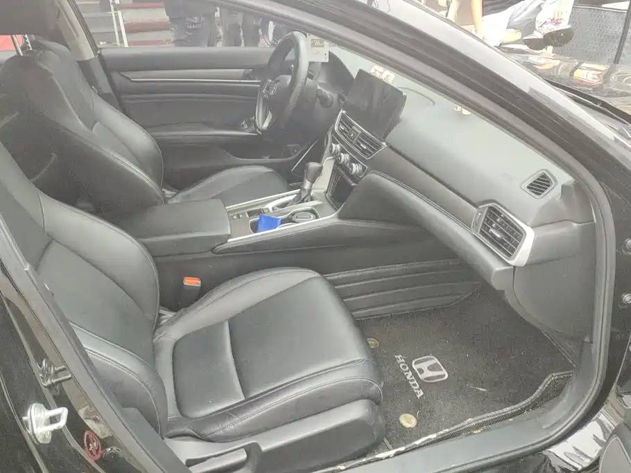 Honda Accord — миниатюра 8