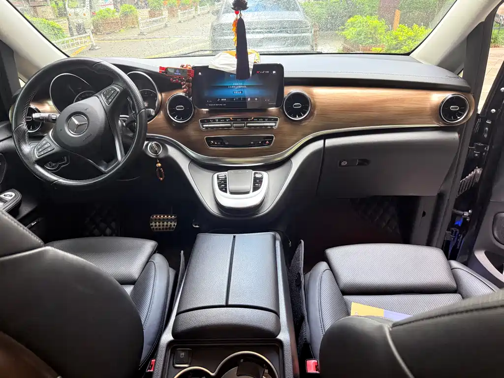 Mercedes-Benz V-Class — миниатюра 20