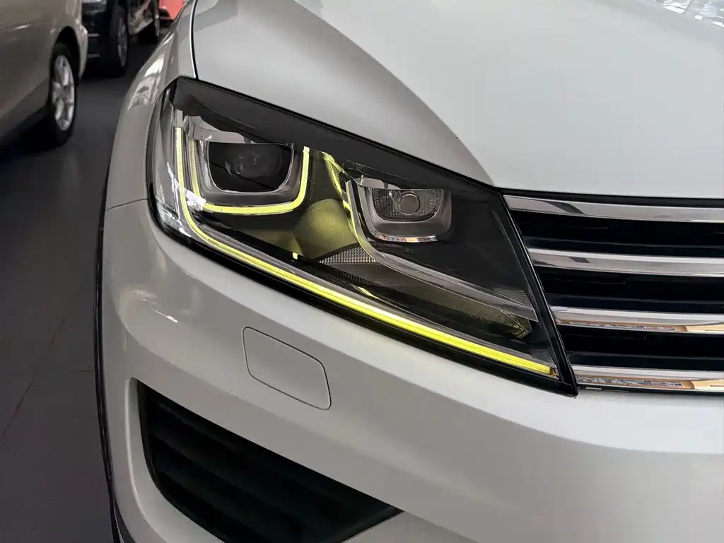 Volkswagen Touareg — миниатюра 10