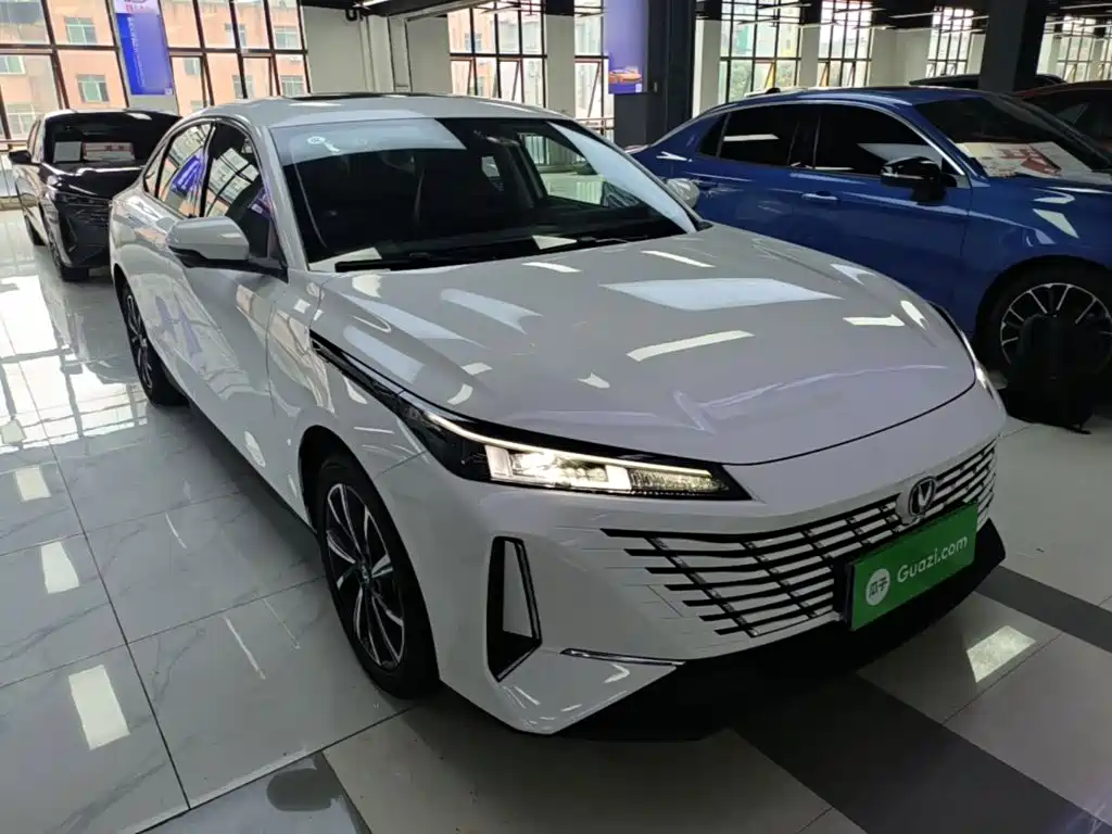 Changan Eado — миниатюра 4