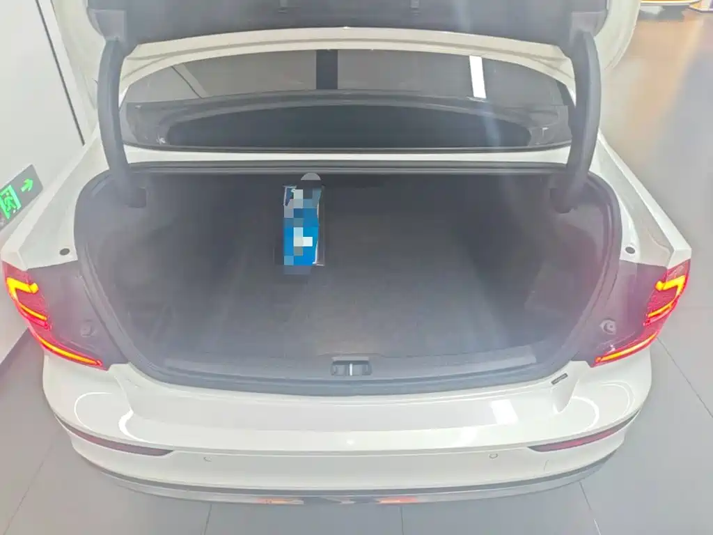 Volvo S60 — миниатюра 19