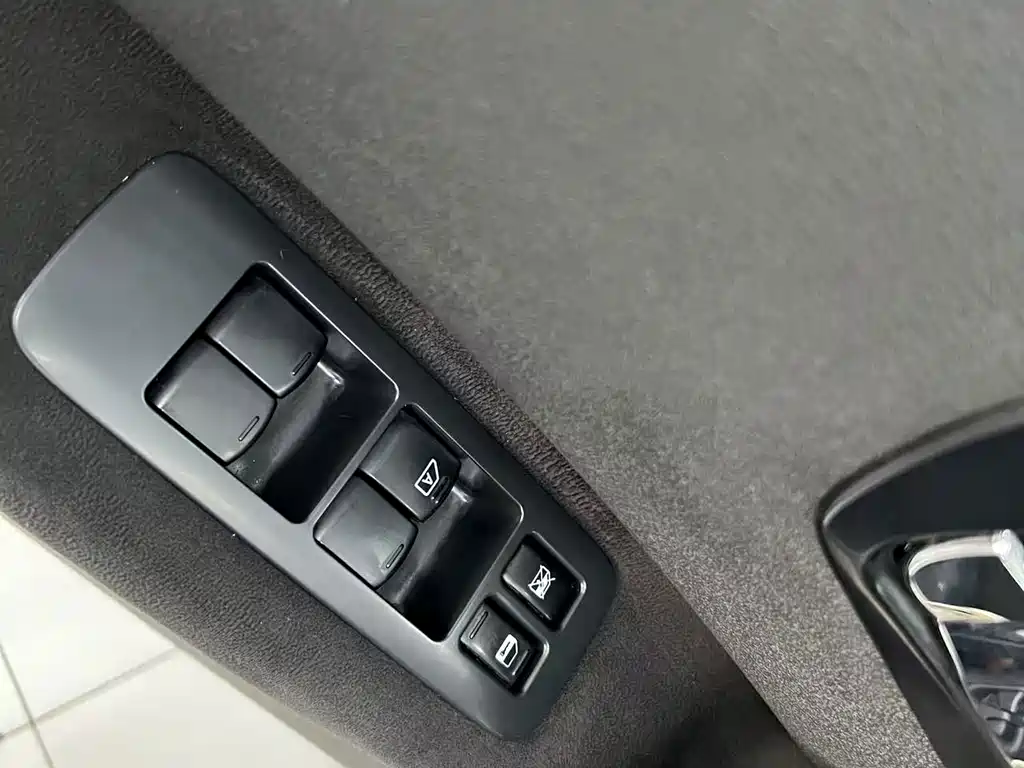 Nissan Qashqai — миниатюра 15