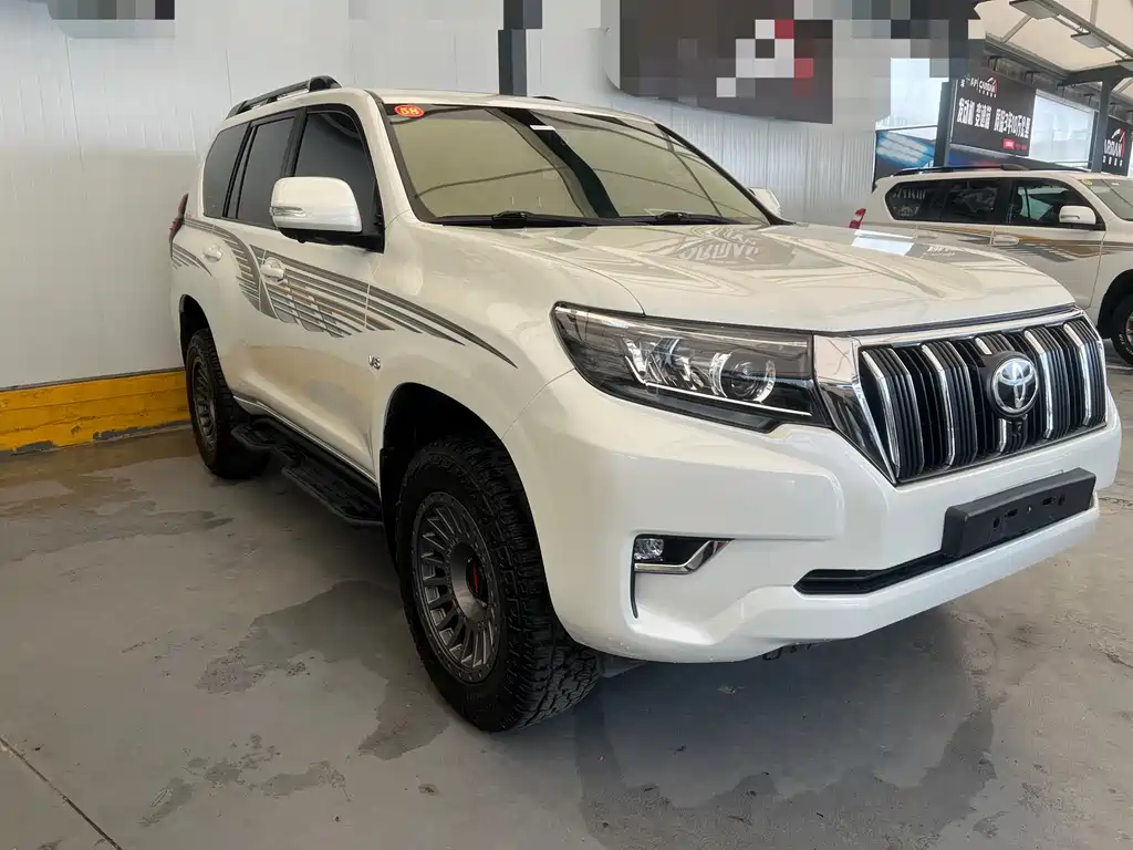 TOYOTA PRADO