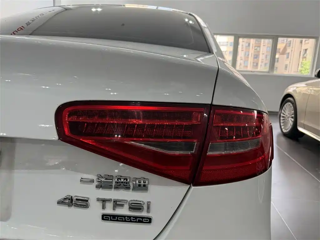 Audi A4L — миниатюра 12