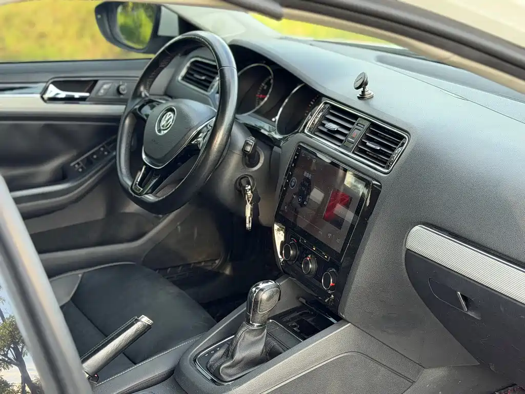 Volkswagen Sagitar — миниатюра 11
